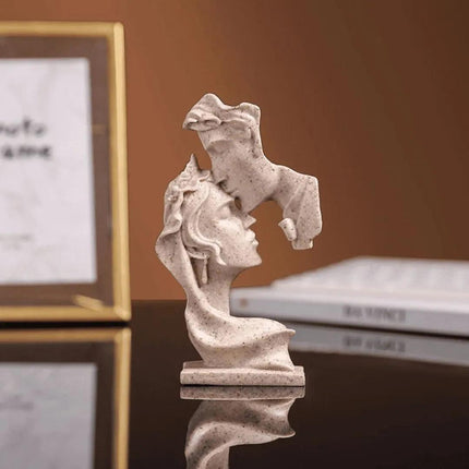 Escultura Decorativa Beso de Amantes Estatuilla